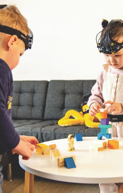 Brite Lite Frontal Mini – Sistema fNIRS leve e sem fio para crianças